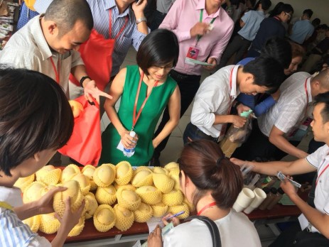 Phục vụ khách hàng